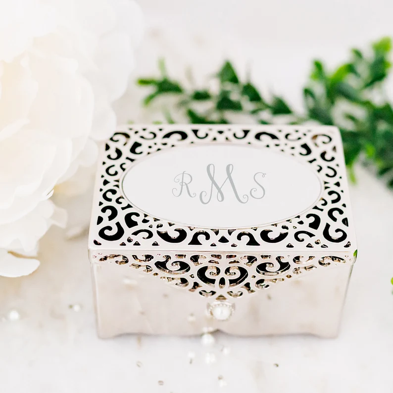 20-perfect-bridesmaid-gifts-that-will-make-your-squad-feel-special