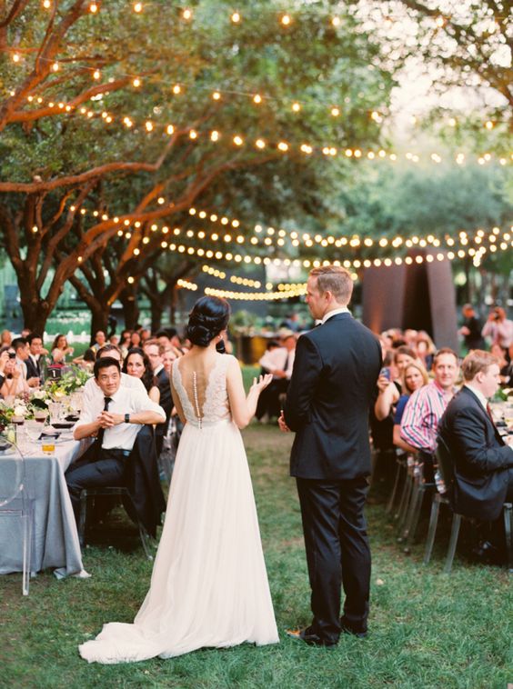 Wedding Guest Etiquette: Do's and Don'ts