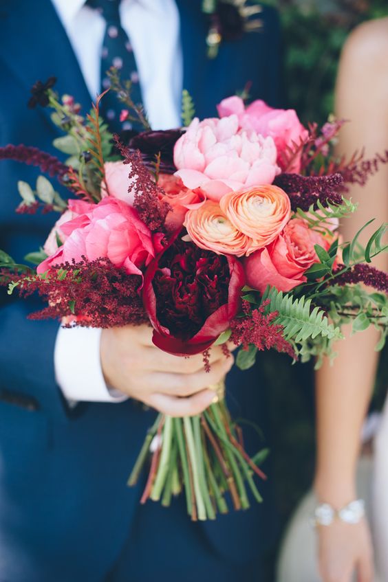 how-to-choose-your-wedding-flowers-by-season
