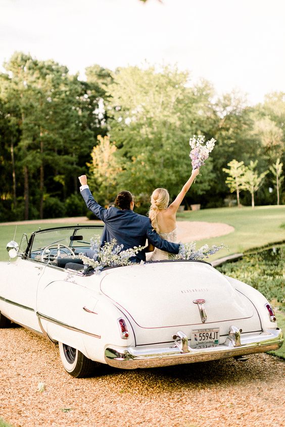 everything-you-need-to-know-about-wedding-transportation