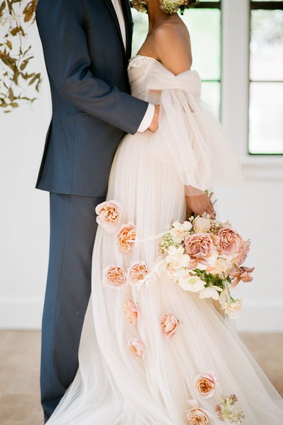 6-ways-to-save-money-on-your-wedding-dress