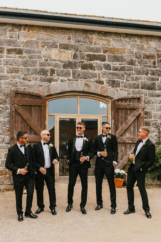 best-man-and-groomsmen-duties-and-responsibilities