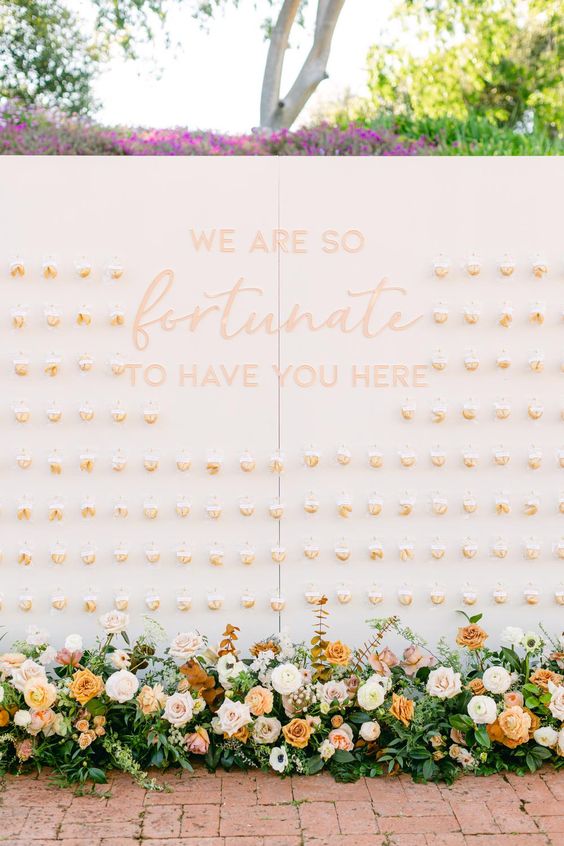 how-many-people-should-you-invite-to-your-wedding-tips-and-tricks-for-finding-the-perfect-number-of-guests