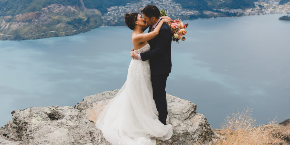 stef-and-andres-wedding-at-stoneridge-estate-queenstown