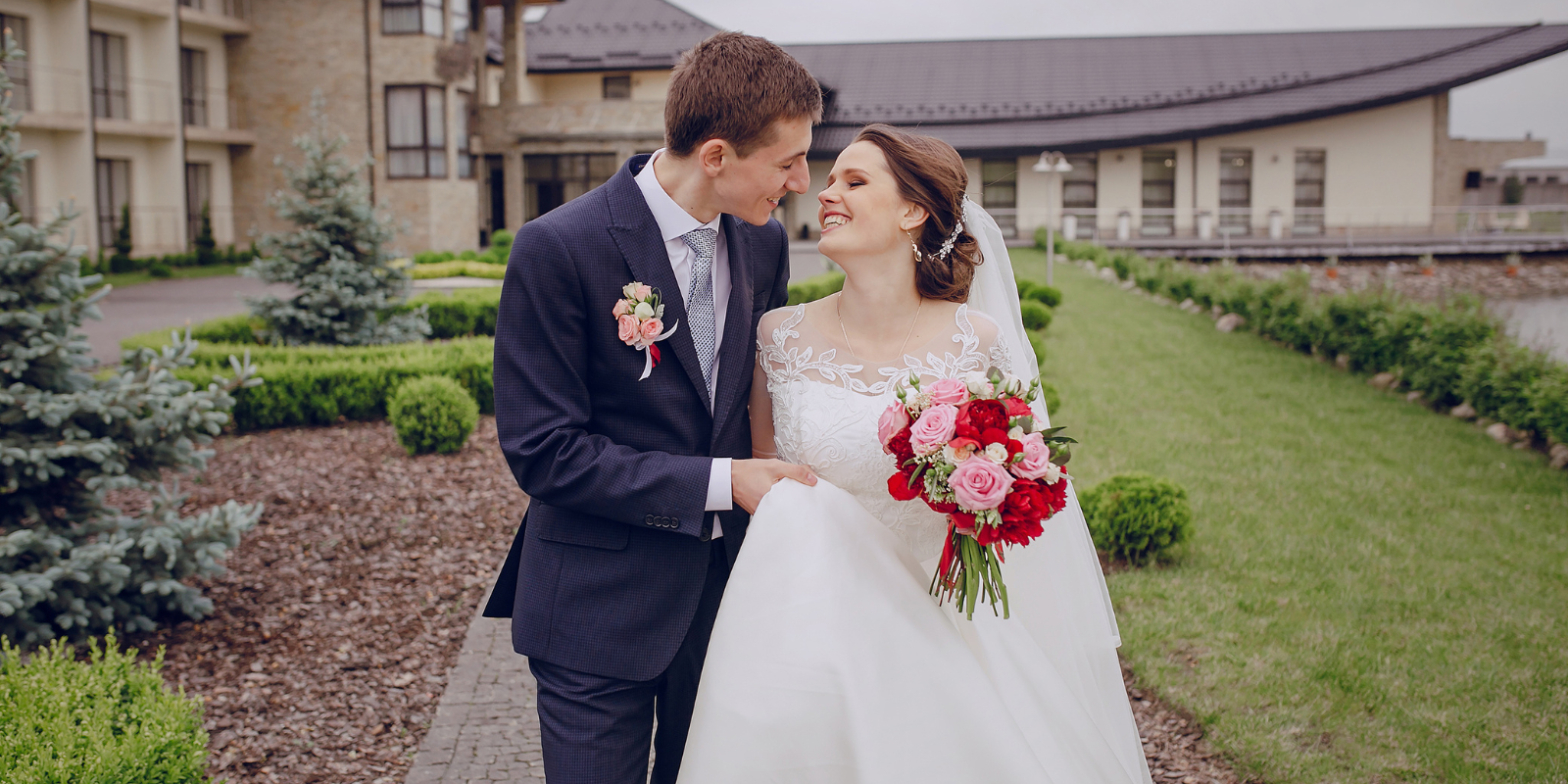 wedding-budgeting-tips-for-newly-engaged-couples